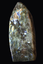 Load image into Gallery viewer, Iridescent Labradorite Point