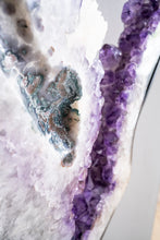 Load image into Gallery viewer, &#39;A&#39; Grade Amethyst Ring With Agate
